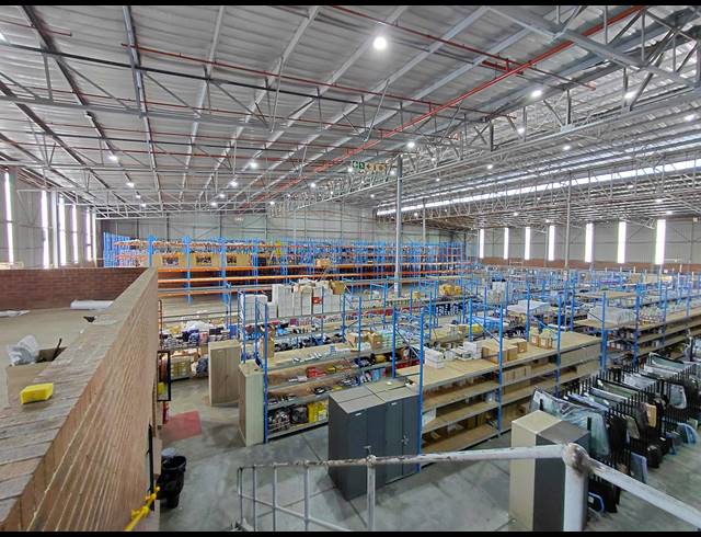 4,891M² WAREHOUSE TO LET IN POMONA